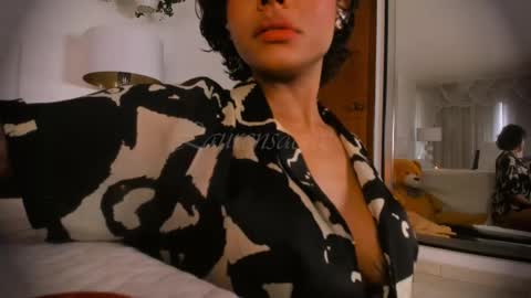 Snapshot of laurensaenz chatting on 02/28/25, 08:07 Lauren Saenz online show from 02/28/25, 08:07