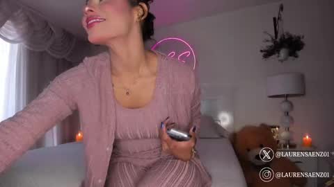Snapshot of laurensaenz chatting on 03/08/25, 12:09 Lauren Saenz online show from 03/08/25, 12:09