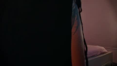 Lauren Saenz online show from 03/03/26, 12:00