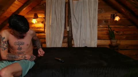 Lauren and Cristopher online show from 12/22/25, 03:58