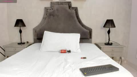 Lauren  online show from 11/04/25, 01:43