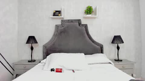 Lauren  online show from 11/28/25, 02:53