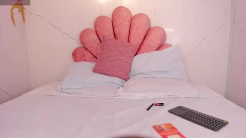 Lauren  online show from 02/24/26, 09:57