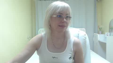 Snapshot of laurenwishy chatting on 05/23/26, 05:34 Lauren online show from 05/23/26, 05:34