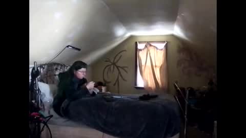 Lauren online show from 01/28/25, 07:53