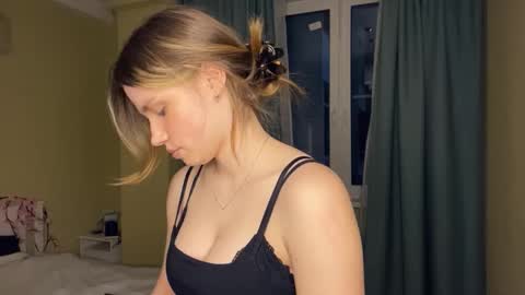 Bella online show from 03/19/26, 04:11