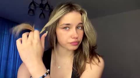Bella online show from 06/28/26, 01:17
