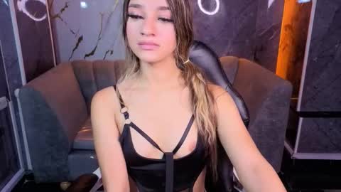 Laurita  online show from 11/21/25, 07:56