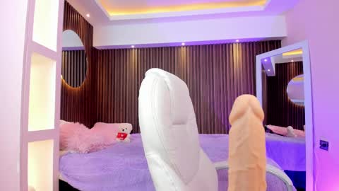 Snapshot of lauroberts chatting on 03/04/25, 06:47 Lau Roberts online show from 03/04/25, 06:47