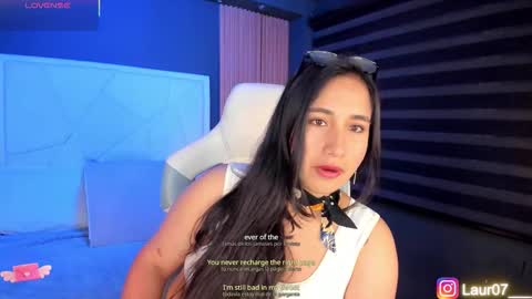 Snapshot of lauroberts chatting on 09/24/25, 03:32 Lau Roberts online show from 09/24/25, 03:32