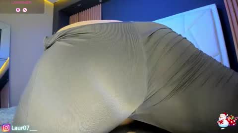 Snapshot of lauroberts chatting on 12/02/25, 03:45 Lau Roberts online show from 12/02/25, 03:45