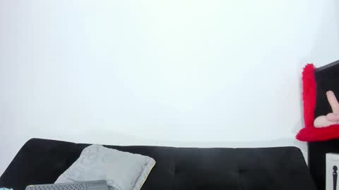 LauryJonson  online show from 01/18/26, 12:36