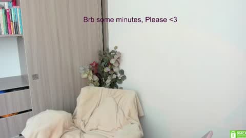 Snapshot of lauryn_chills chatting on 06/16/26, 05:04 Lauryn online show from 06/16/26, 05:04