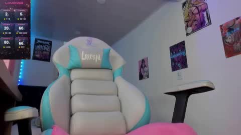 Snapshot of lauryn_muller_ chatting on 01/19/25, 10:39 Lau online show from 01/19/25, 10:39