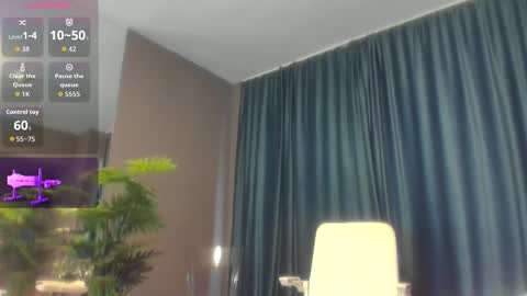 Snapshot of laurynncooper chatting on 02/01/26, 07:18 Laura online show from 02/01/26, 07:18