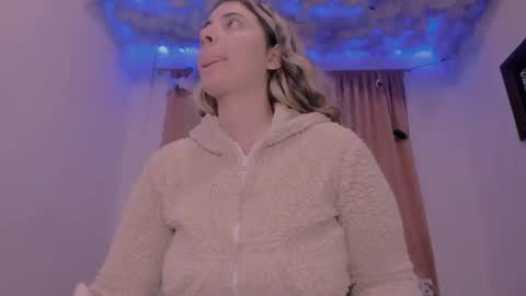 Lauu G online show from 03/01/25, 07:41