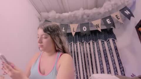 Lauu G online show from 10/13/25, 09:42