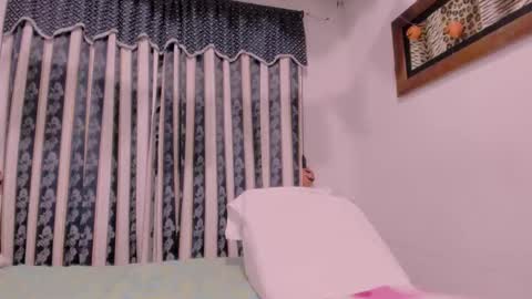 Lauu G online show from 10/14/25, 09:54