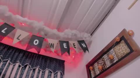 Lauu G online show from 10/17/25, 09:34