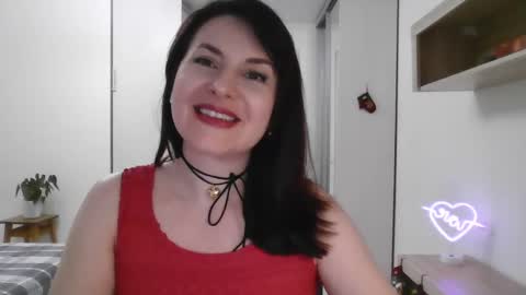 Snapshot of lavender_victoria chatting on 12/19/24, 09:17 Diana  online show from 12/19/24, 09:17
