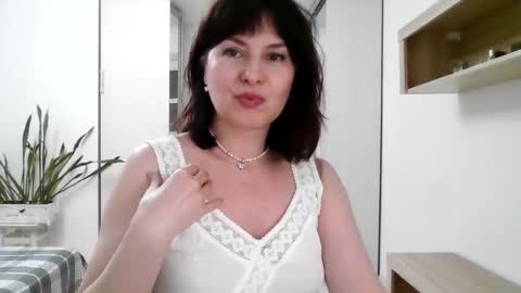Snapshot of lavender_victoria chatting on 09/22/25, 06:21 Diana  online show from 09/22/25, 06:21