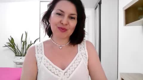 Snapshot of lavender_victoria chatting on 10/20/25, 05:57 Diana  online show from 10/20/25, 05:57