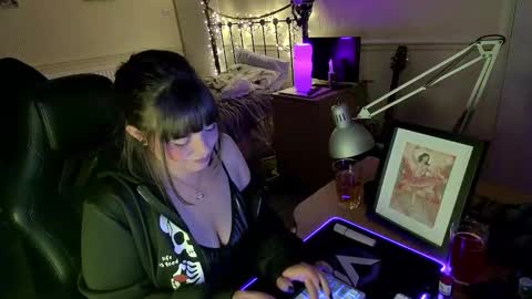 Lavenderrzz online show from 11/25/25, 02:39