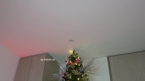 Snapshot of laviah chatting on 12/16/24, 03:08 Mara online show from 12/16/24, 03:08