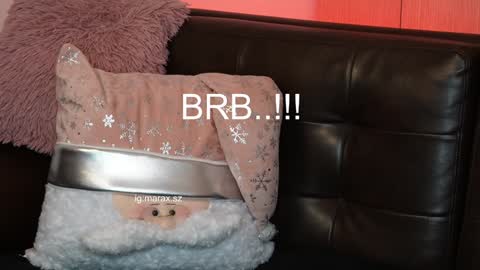 Snapshot of laviah chatting on 12/17/24, 02:55 Mara online show from 12/17/24, 02:55