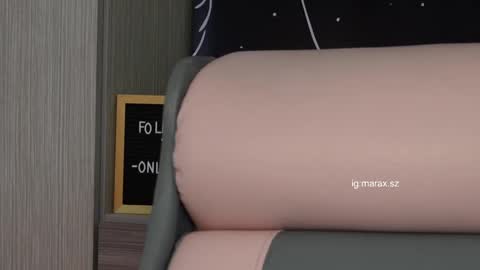 Snapshot of laviah chatting on 02/26/25, 08:22 Mara online show from 02/26/25, 08:22