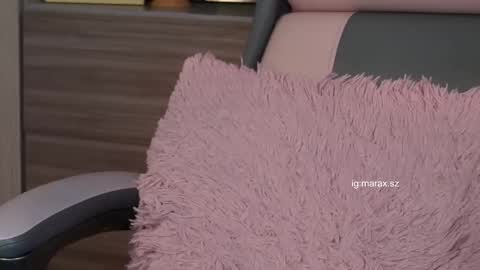 Snapshot of laviah chatting on 03/12/25, 01:25 Mara online show from 03/12/25, 01:25