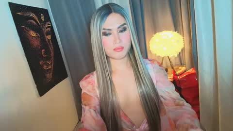 Snapshot of lavictoria_ladyboy chatting on 10/13/25, 09:26 Victoria online show from 10/13/25, 09:26