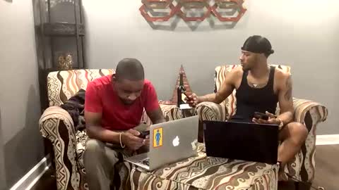 Snapshot of laxleabonxxx chatting on 11/11/25, 12:10 Lax online show from 11/11/25, 12:10