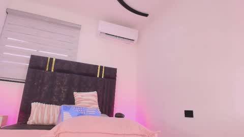 Snapshot of lay_madison chatting on 12/14/25, 07:29 Lay Madison online show from 12/14/25, 07:29