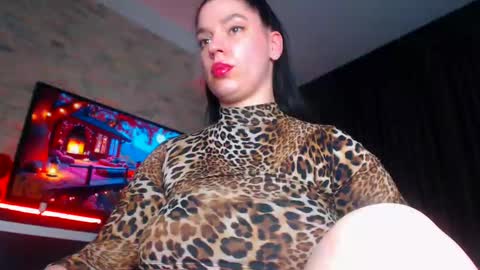 LayaMoon online show from 10/26/25, 12:00