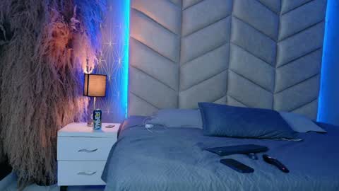 laya online show from 10/09/25, 03:04