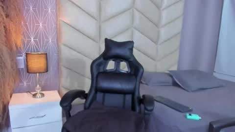 laya online show from 11/12/25, 01:06