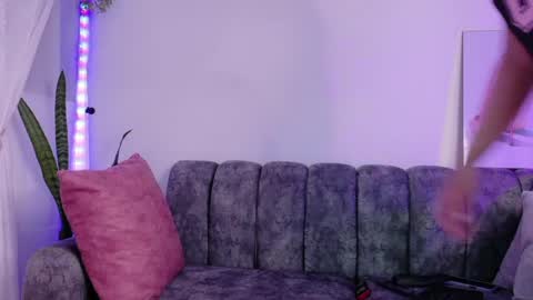 Snapshot of layadoll chatting on 06/01/26, 04:36 laya online show from 06/01/26, 04:36