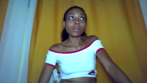 Snapshot of layannek chatting on 11/30/25, 04:55 layannek online show from 11/30/25, 04:55