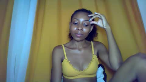 Snapshot of layannek chatting on 12/03/25, 07:12 layannek online show from 12/03/25, 07:12