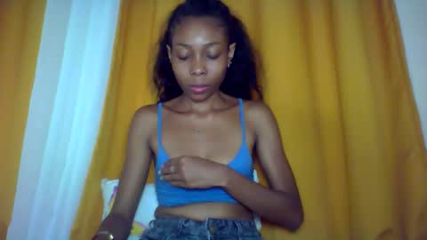 Snapshot of layannek chatting on 12/15/25, 06:45 layannek online show from 12/15/25, 06:45