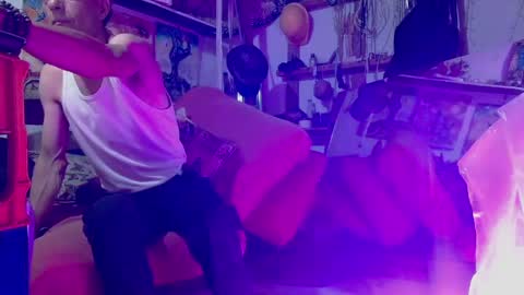 Snapshot of laye19 chatting on 12/10/24, 05:17 Laye19 online show from 12/10/24, 05:17