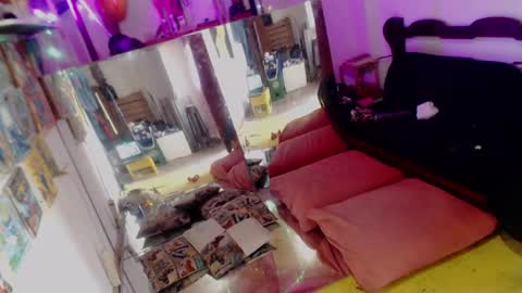 Snapshot of laye19 chatting on 01/31/25, 07:08 Laye19 online show from 01/31/25, 07:08