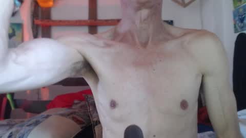 Snapshot of laye19 chatting on 02/14/25, 06:19 Laye19 online show from 02/14/25, 06:19