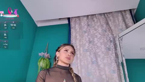 Snapshot of layla_17 chatting on 04/28/26, 12:20 layla_17 online show from 04/28/26, 12:20