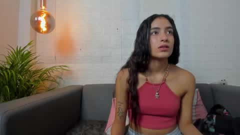 Snapshot of layla_707 chatting on 12/03/24, 11:13 Layla online show from 12/03/24, 11:13