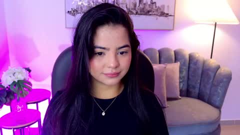 Layla Breezee online show from 05/01/26, 11:59