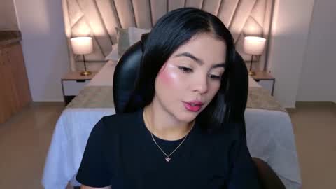 Snapshot of layla_breezee_ chatting on 07/18/26, 10:41 Layla Breezee online show from 07/18/26, 10:41