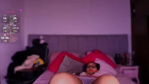 Layla online show from 02/11/25, 12:48