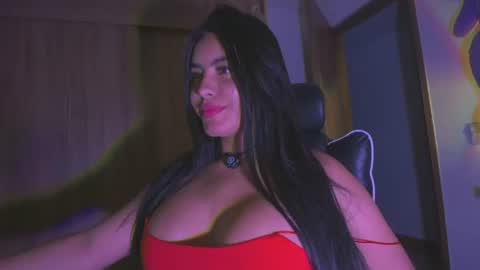Snapshot of layla_nicols chatting on 07/04/26, 02:51 Layla online show from 07/04/26, 02:51